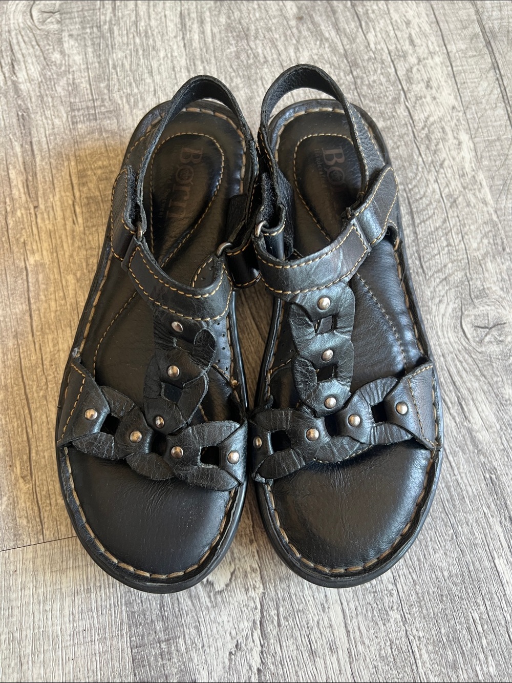 Børn Black Leather Studded T-Strap Comfort Sandals Women’s Size 8